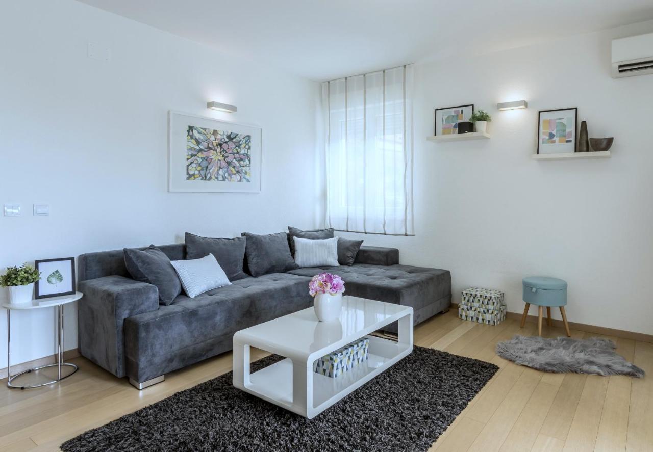 Iris Beach Apartments Kastela Luaran gambar