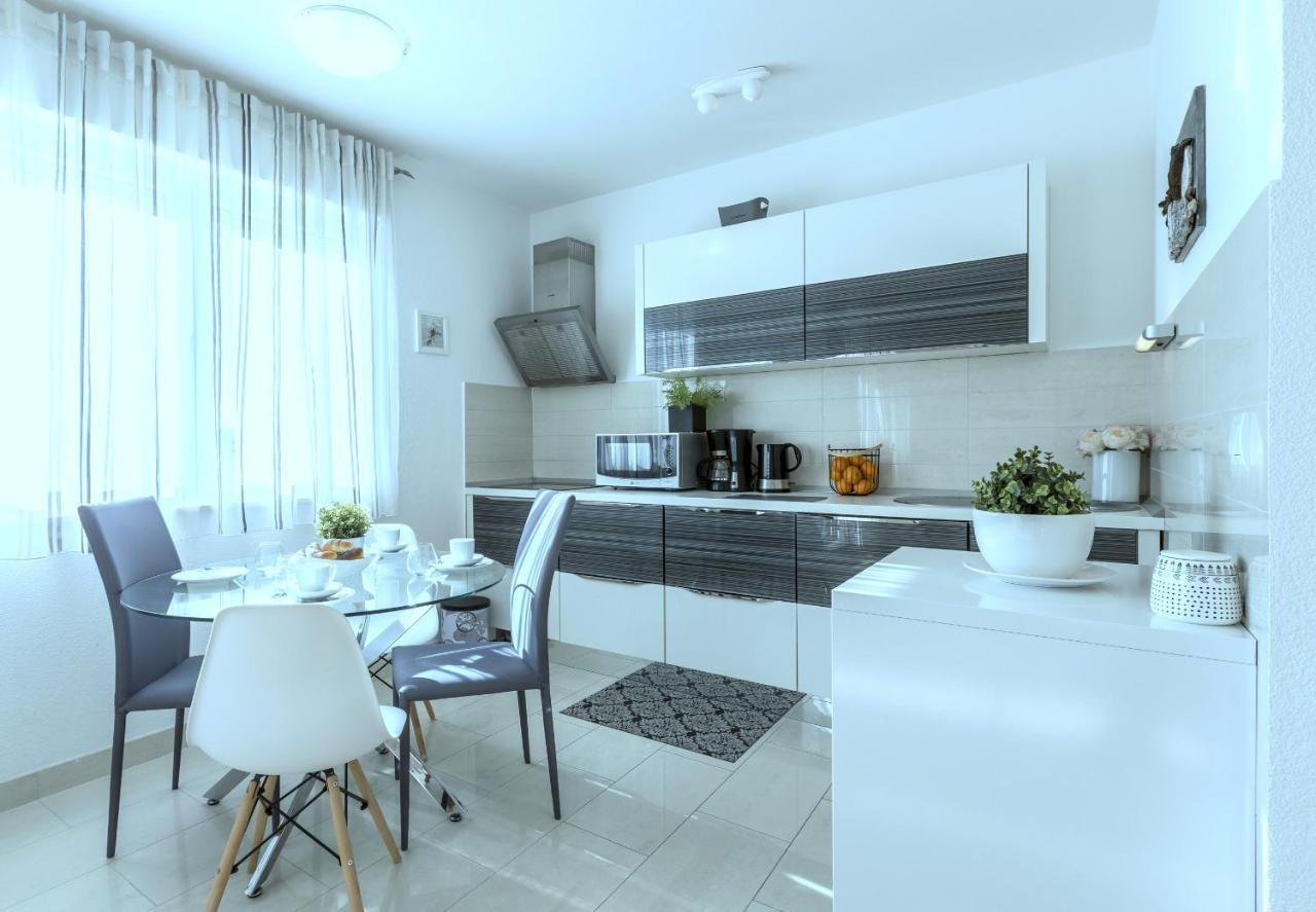 Iris Beach Apartments Kastela Luaran gambar
