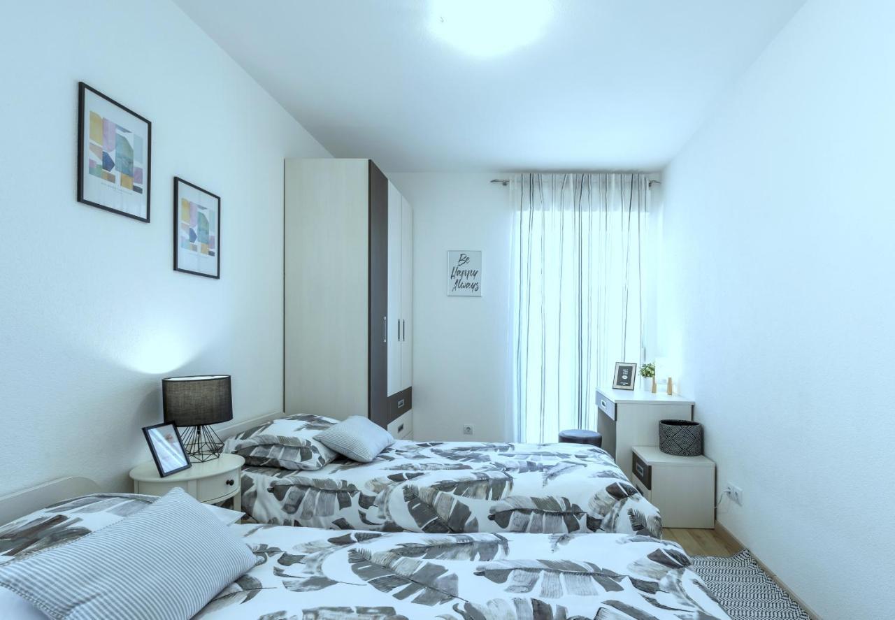 Iris Beach Apartments Kastela Luaran gambar