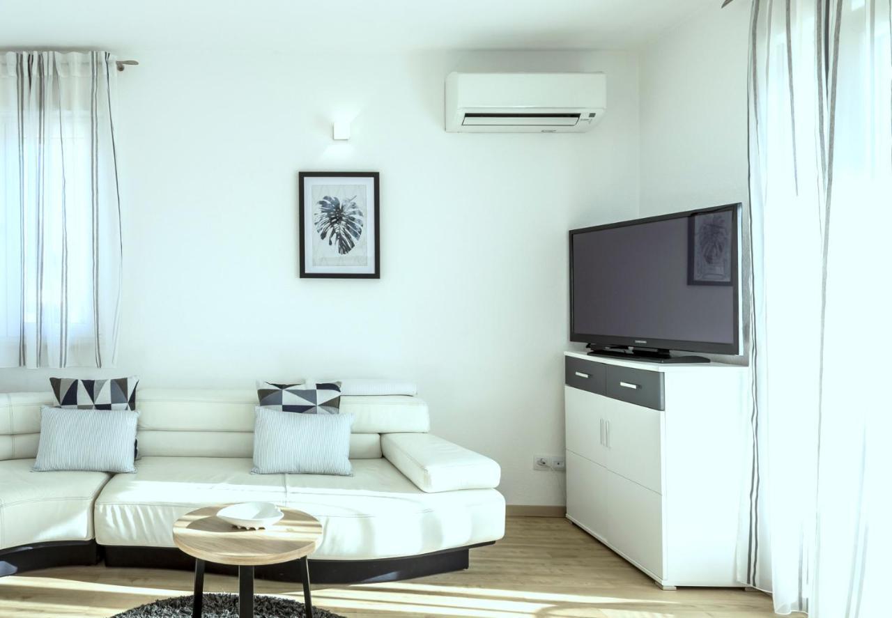 Iris Beach Apartments Kastela Luaran gambar